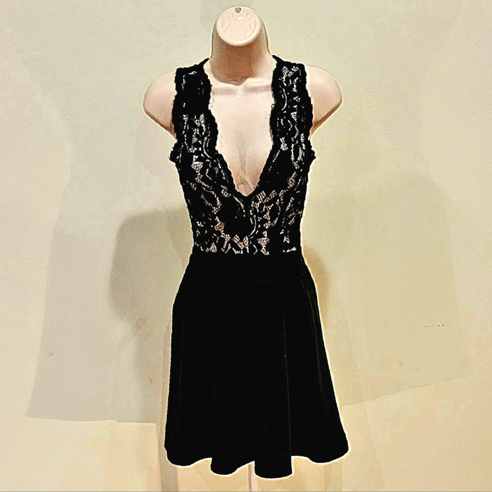 Black lace Forever 21 party dress